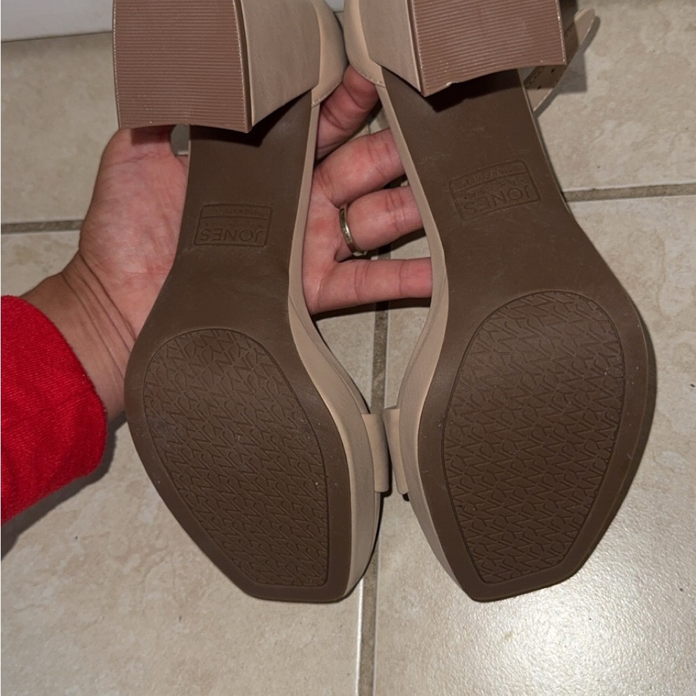 Jones New York Tan Block Heels - Picture 2 of 4